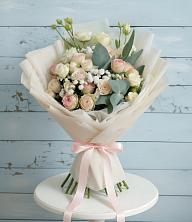 Букет цветов из:  Розы и Лизиантусы в Красноярском