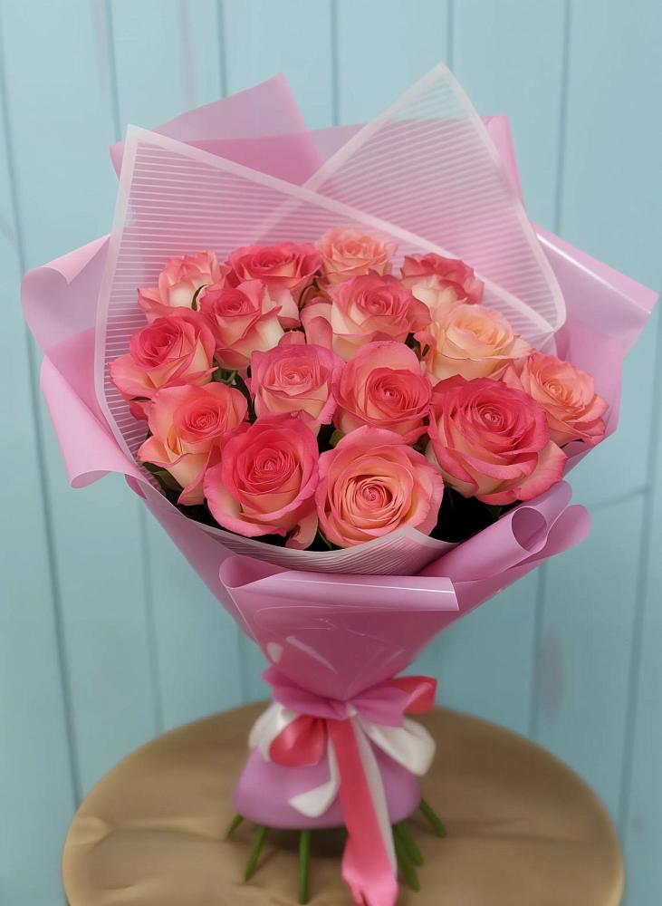Букет 15 Розовых роз Равель в Красноярском