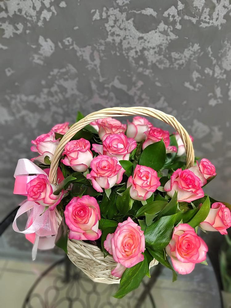 Цветочная композиция из Розы в корзине в Красноярском