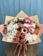 Букет цветов из:  Розы, Герберы и Хризантемы в Красноярском