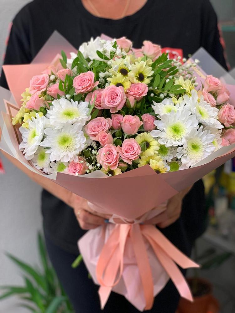 Букет цветов из: Розы и Хризантемы в Красноярском