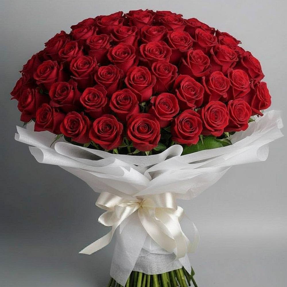 Букет 101 Красная роза Блэк Мэджик в Красноярском