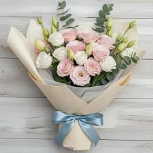 Букет цветов из:  Лизиантусы в Красноярском