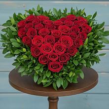 Цветочная композиция из Розы в виде сердца в Красноярском