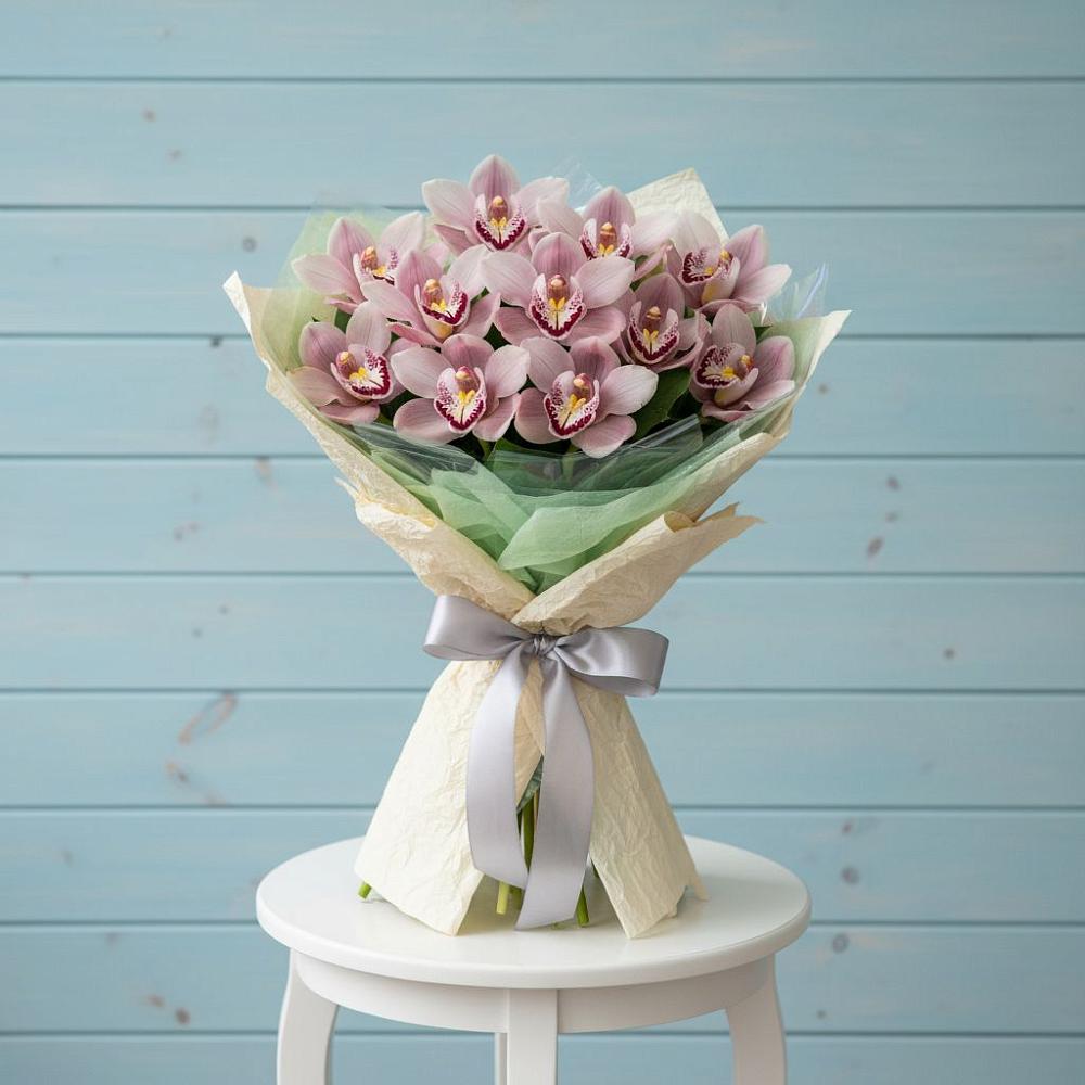 Букет цветов из: Орхидеи и Розы в Красноярском