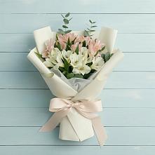Букет цветов из:  Альстромерии в Красноярском