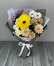 Букет цветов из:  Розы, Герберы и Хризантемы в Красноярском