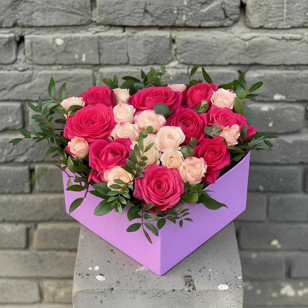 Цветочная композиция из Розы в коробке в Красноярском