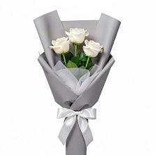 Букет 3 белые розы в Красноярском