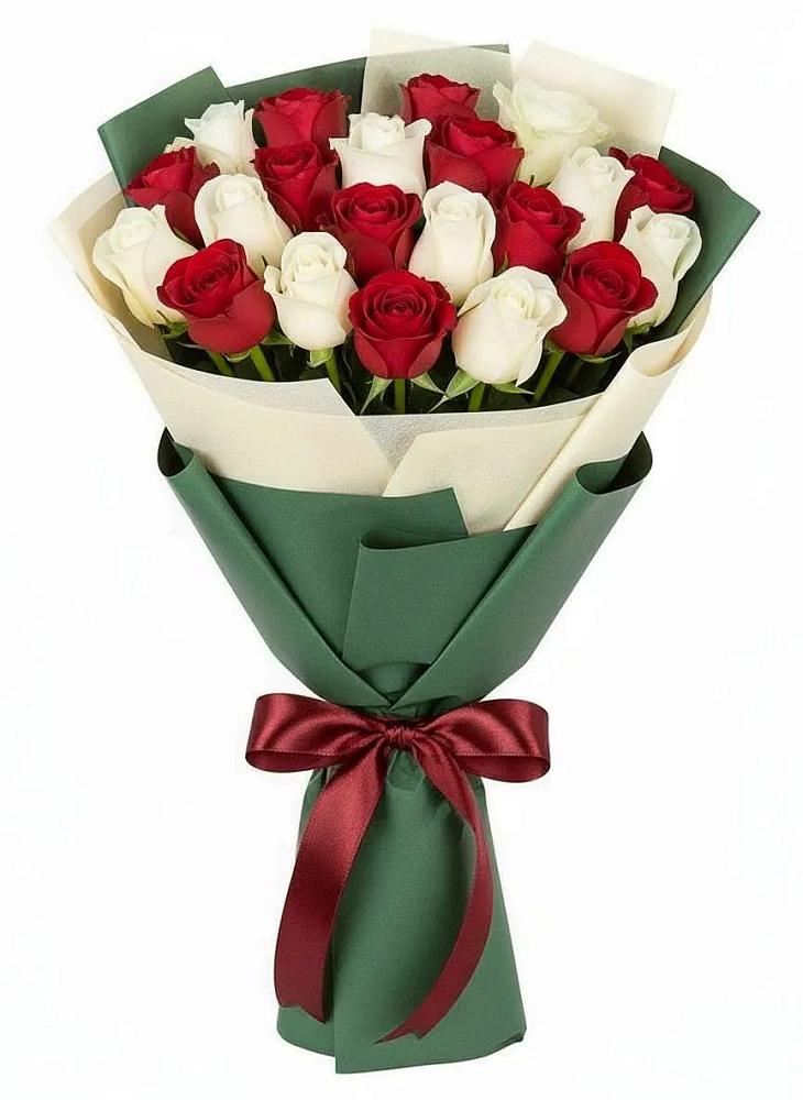 Букет Микс из красных и белых роз в Красноярском