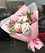 Букет цветов из:  Розы, Лизиантусы и Хризантемы в Красноярском