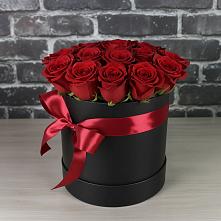 Цветочная композиция из Розы в шляпной коробке в Красноярском