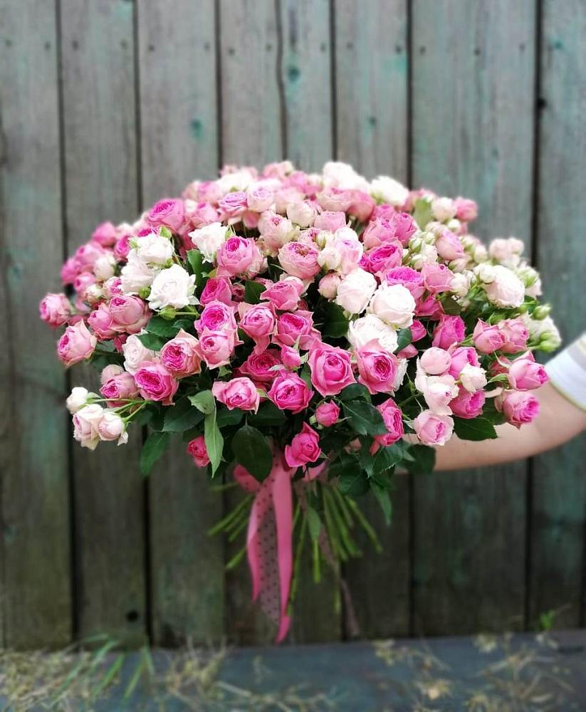 Букет Розовые кустовые розы Натали и Лав Лидия в Красноярском