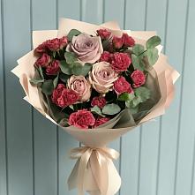 Букет цветов из:  Гвоздики и Розы в Красноярском