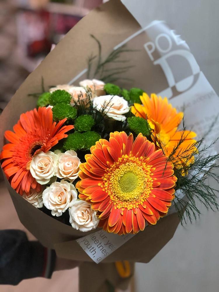 Букет цветов из: Герберы, Хризантемы и Розы в Красноярском