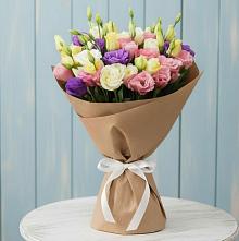 Букет цветов из:  Лизиантусы в Красноярском