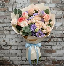 Букет цветов из:  Розы, Лизиантусы и Гвоздики #REPLACE_PRED# Красноярском