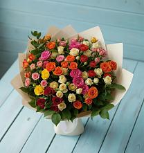 Букет Микс из разноцветных кустовых роз в Красноярском