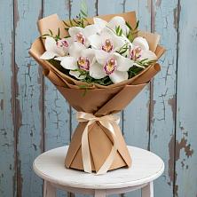 Букет цветов из:  Орхидеи и Розы в Красноярском